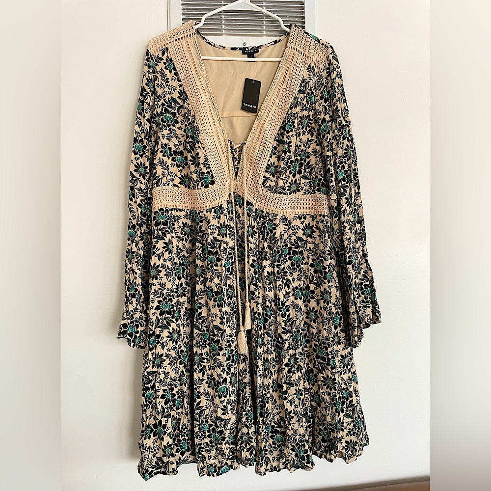 Floral Lace Dress Size 2X (18-20)